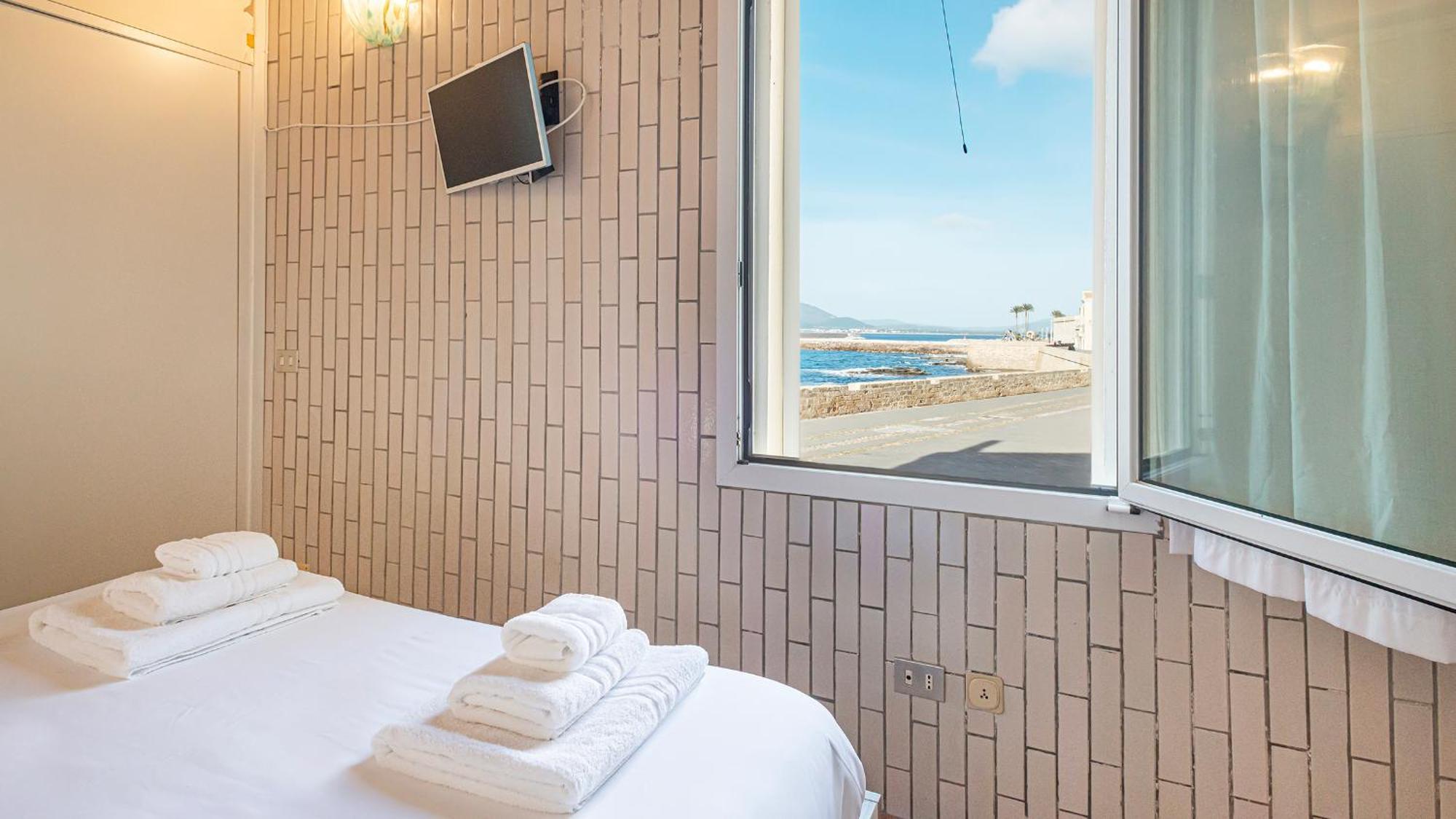 Seafront Bastioni Apartment Alghero Ngoại thất bức ảnh